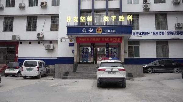 女孩频偷快递如“拆盲盒”!其偷窃目的竟是...... 女孩频偷快递如“拆盲盒”!其偷窃目的竟是......