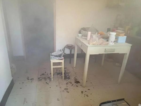 这样的粗心太可怕!28天女婴差点失去双眼... 这样的粗心太可怕!28天女婴差点失去双眼...