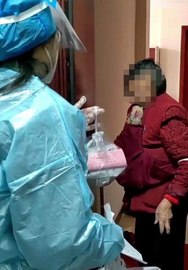 浙江官宣:向他们免费发放!杭州已有不少人收到,退烧药、中成药都有 浙江官宣:向他们免费发放!杭州已有不少人收到,退烧药、中成药都有