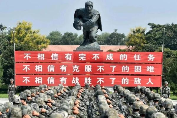 肖念念远的弟弟服役：“我常想，过去哥哥亦然这样走过来的”