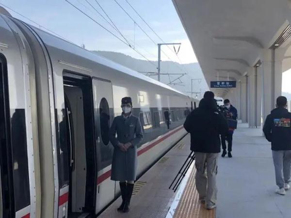 济莱高铁正式运营通车! 济莱高铁正式运营通车!