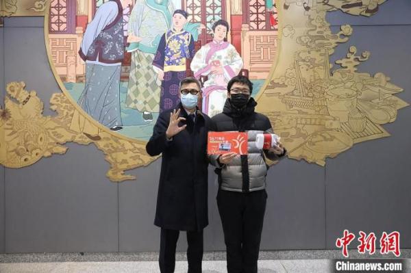 北京地铁16号线南段开通试运营 各站配置AED、清洁机器人