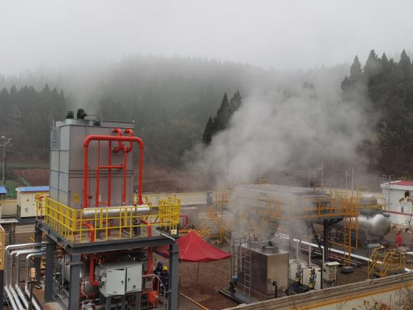 国内首个气田伴生资源地热发电项目建成投产