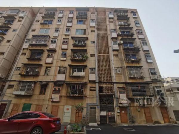 突发！柳州这小区楼顶遭火灾，多只活鸡变“烧鸡”！这些细节要注意