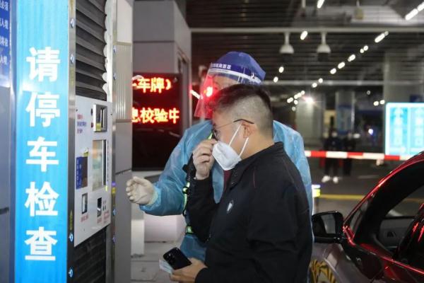 “澳车北上”今起实施：首辆澳车零时顺利入境广东