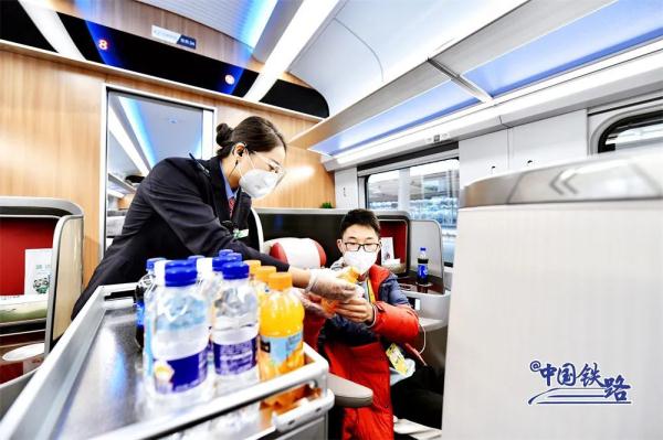 复兴号新车元旦首秀！