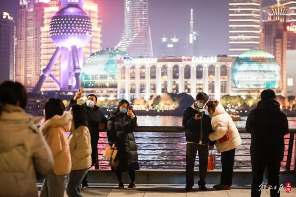 跨年夜上海，外滩这一幕再现！