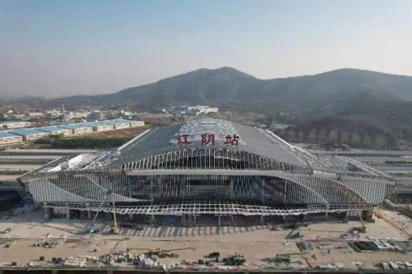 中铁建工集团江阴站项目元旦施工忙