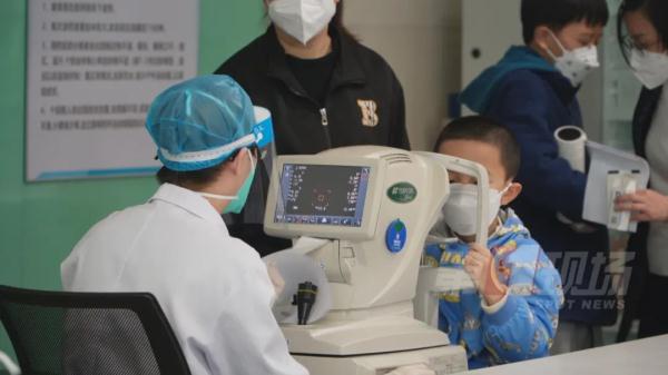 “阳了”之后，不能戴隐形眼镜？医生这么说…