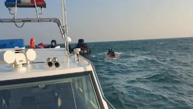 惊险!防城港渔船被海浪掀翻,5人落水,幸好...... 惊险!防城港渔船被海浪掀翻,5人落水,幸好......