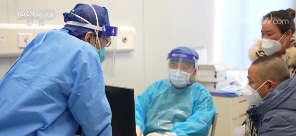 扩容收治 内外科协力渡难关 全力以赴护佑生命 扩容收治 内外科协力渡难关 全力以赴护佑生命