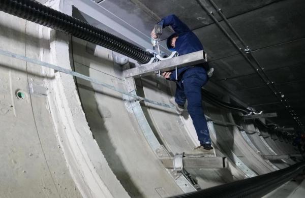 福建福州东台至盖山220千伏线路全线贯通