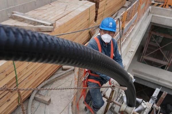 福建福州东台至盖山220千伏线路全线贯通