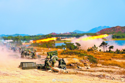 高燃酷图！直击空降兵某旅实弹战术演练