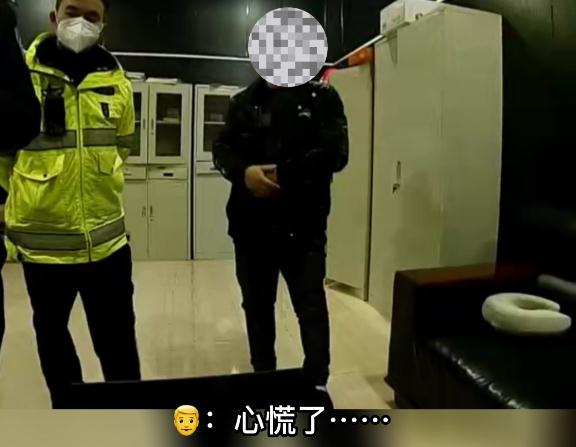 路遇交警查酒驾，弃车逃跑上演百米赛！最终…