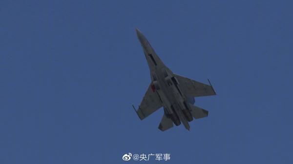 战鹰出击！空军航空兵新年开训高清图