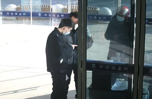 真警察跑赢假警察！海宁一女子差点被骗！