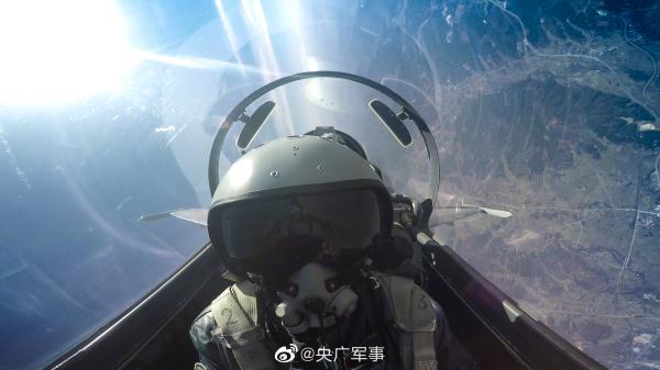 战鹰出击！空军航空兵新年开训高清图