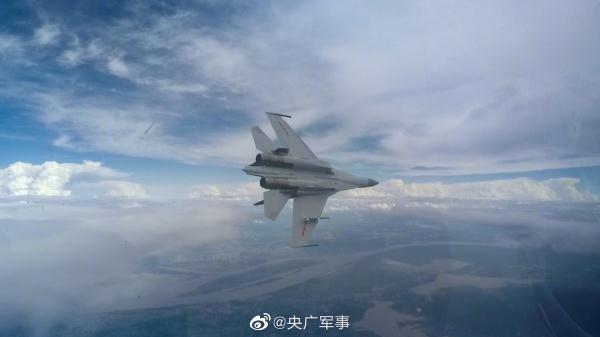 战鹰出击！空军航空兵新年开训高清图