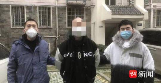 鞋都跑破了！警队“飞毛腿”百米冲刺擒获嫌疑人