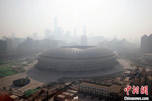 北京首座专业足球场落成 “新工体”三月底整体亮相