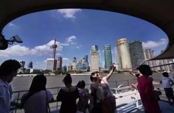 上海陆家嘴一变电箱成网红，爬“石墩”打卡三件套！解锁安全小众的私藏打卡点