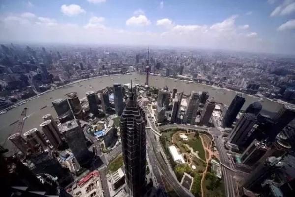 上海陆家嘴一变电箱成网红，爬“石墩”打卡三件套！解锁安全小众的私藏打卡点