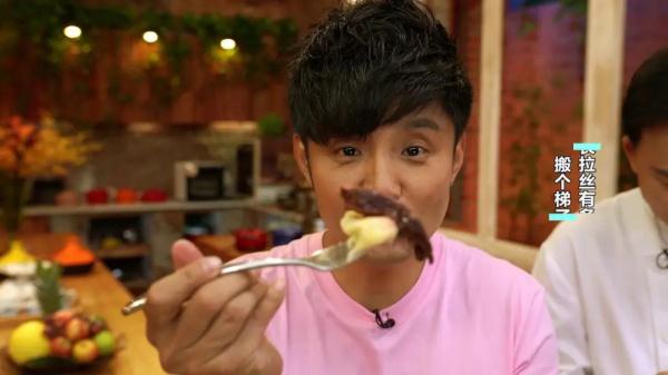 学会这两招，土豆软糯能拉丝，整鸡脱骨太过瘾