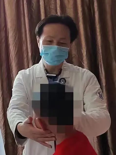 杭州男孩阳后咳嗽声像小狗叫，网上医生急了：太凶险，快去医院！