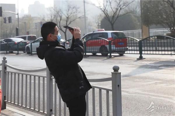 上海陆家嘴一变电箱成网红，爬“石墩”打卡三件套！解锁安全小众的私藏打卡点