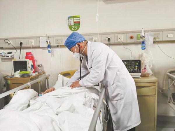 97岁慢阻肺新冠患者出院,记住这个“救命姿势”!没有血氧仪如何判断缺氧 97岁慢阻肺新冠患者出院,记住这个“救命姿势”!没有血氧仪如何判断缺氧