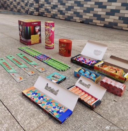 朋友圈卖烟花爆竹涉嫌违法