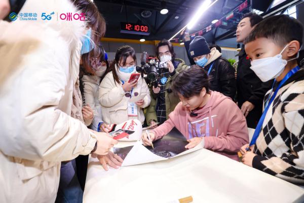 张伟丽：过去一年关键词是“成长”