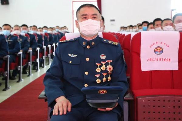他可能是世界上最孤独的一级军士长