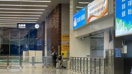 直击深圳福田口岸通关！有旅客激动哽咽