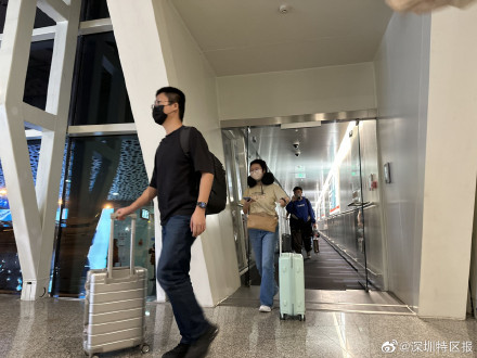 入境免隔离后首批旅客抵深 !深圳机场T3航站楼国际入境区恢复启用 入境免隔离后首批旅客抵深 !深圳机场T3航站楼国际入境区恢复启用