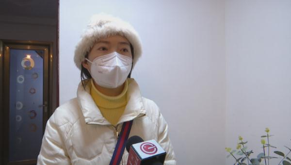 蓄了10年的长发一朝变“鸡窝”！女子怀疑有人故意使坏，商家解释称……