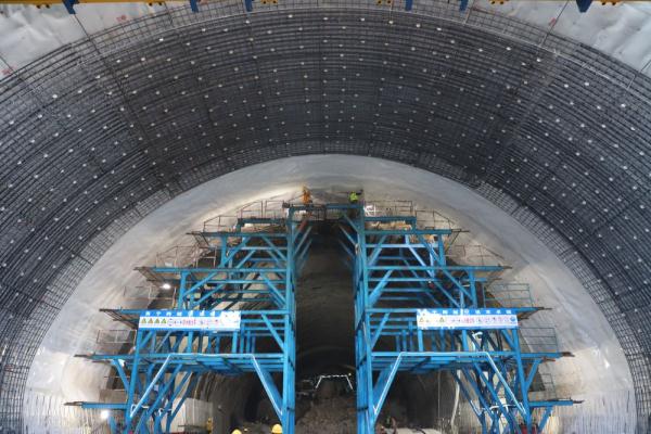 西康高铁全线唯一超大断面隧道建设取得新进展