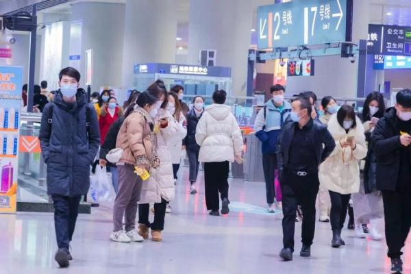 成都春运首日：出行有序 服务暖心