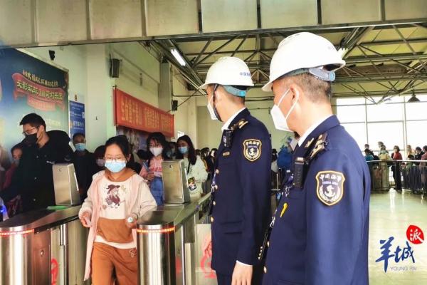 广州出城高峰或出现在这一时间｜春运首日直击→