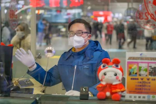 成都春运首日：出行有序 服务暖心