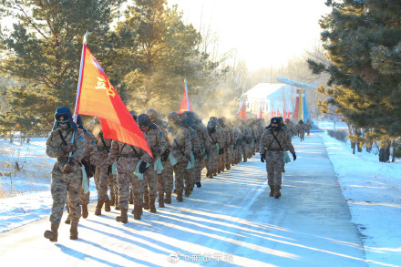 零下35℃!来一场说走就走的雪地拉练 零下35℃!来一场说走就走的雪地拉练