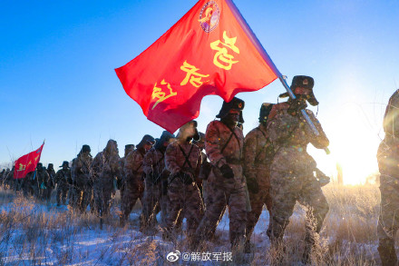 零下35℃!来一场说走就走的雪地拉练 零下35℃!来一场说走就走的雪地拉练