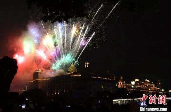 烟花爆竹是“禁”是“放”？多地调整政策