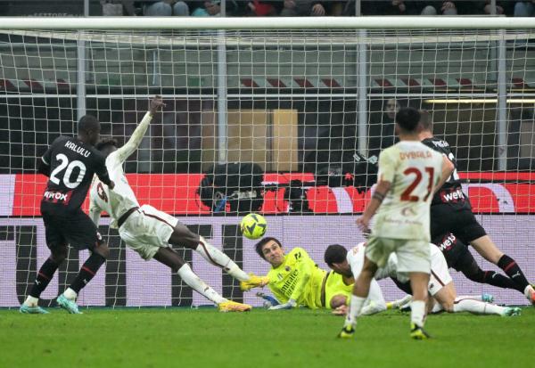 意甲综合 | 罗马绝平AC米兰 意甲综合 | 罗马绝平AC米兰