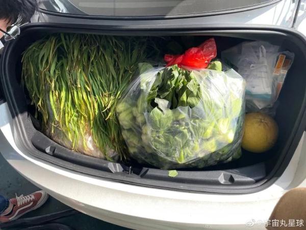 后备箱装满啦回~家~过~年~