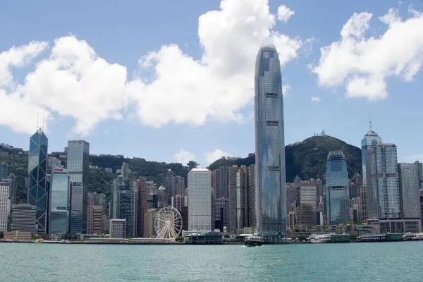 直击上海出入境管理部门恢复办证首日