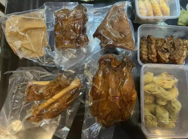 后备箱装满啦回~家~过~年~