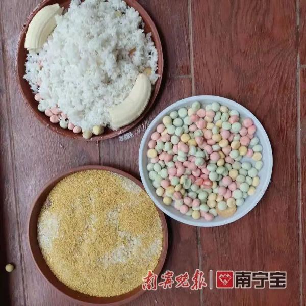 寻常百姓家，百鸟来觅食！南宁一对夫妻阳台撒粮，收获奇妙缘分……