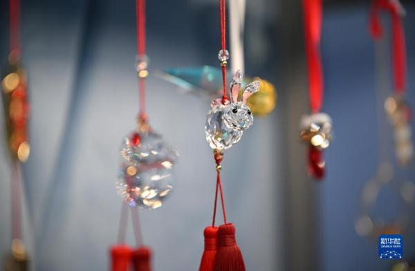 海口国际免税城里的“兔年”商品 海口国际免税城里的“兔年”商品